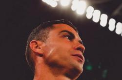 C罗还是(shì)只进点球！越位次数全场最多！评分只是(shì)稍微及格！