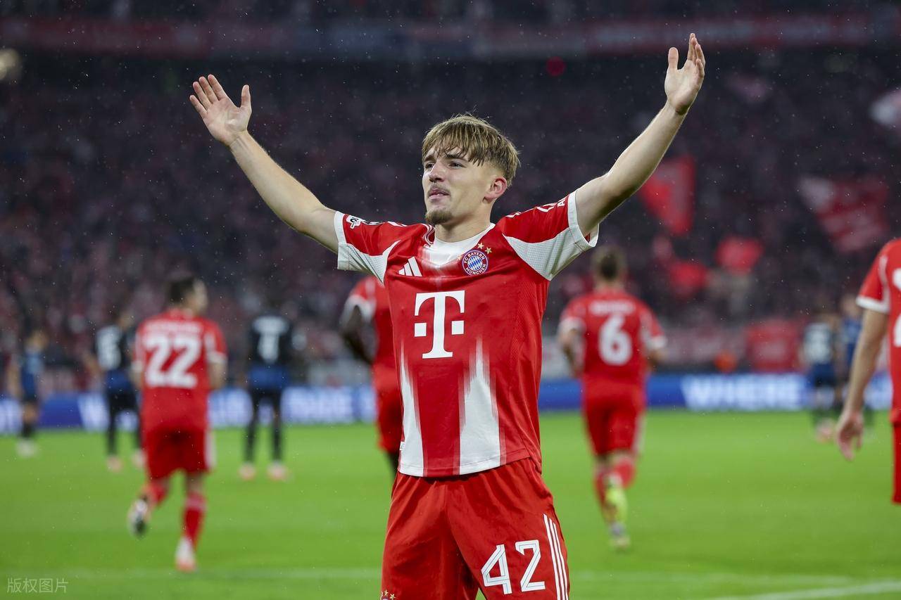 4-0，拜仁豪取欧冠3连胜，17岁德国新星无敌突破后丝滑破门
