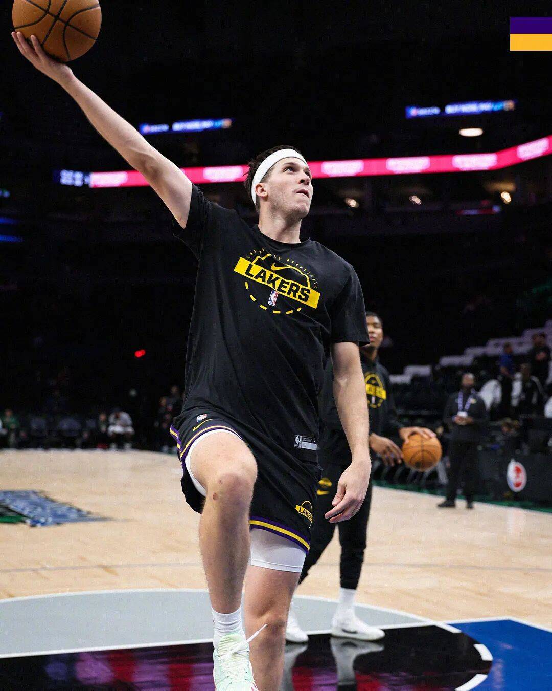 压哨绝杀！湖人要怎么留下里夫斯？