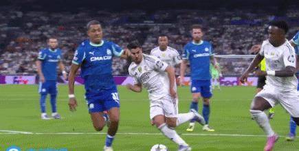 欧冠惊天误判？皇马赢球却惹争议，德泽尔比直言“可耻”，巴萨媒体公开嘲讽