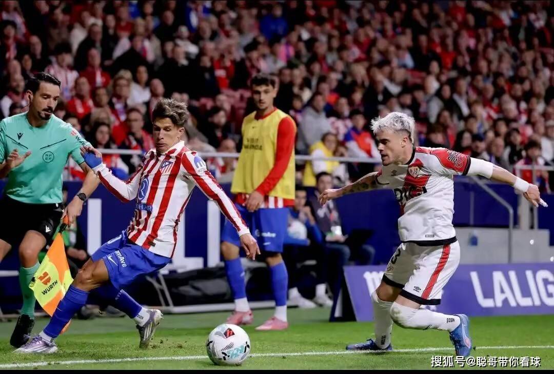 意甲联赛，国际米兰VSAC米兰，AC米兰不败金身直面国米复仇火焰。