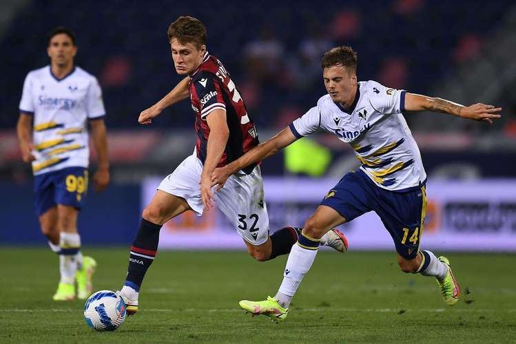 里尔对阵里昂,吉鲁与拉卡泽特同门德比,里尔进攻猛兽但防守隐患,争夺欧冠资格