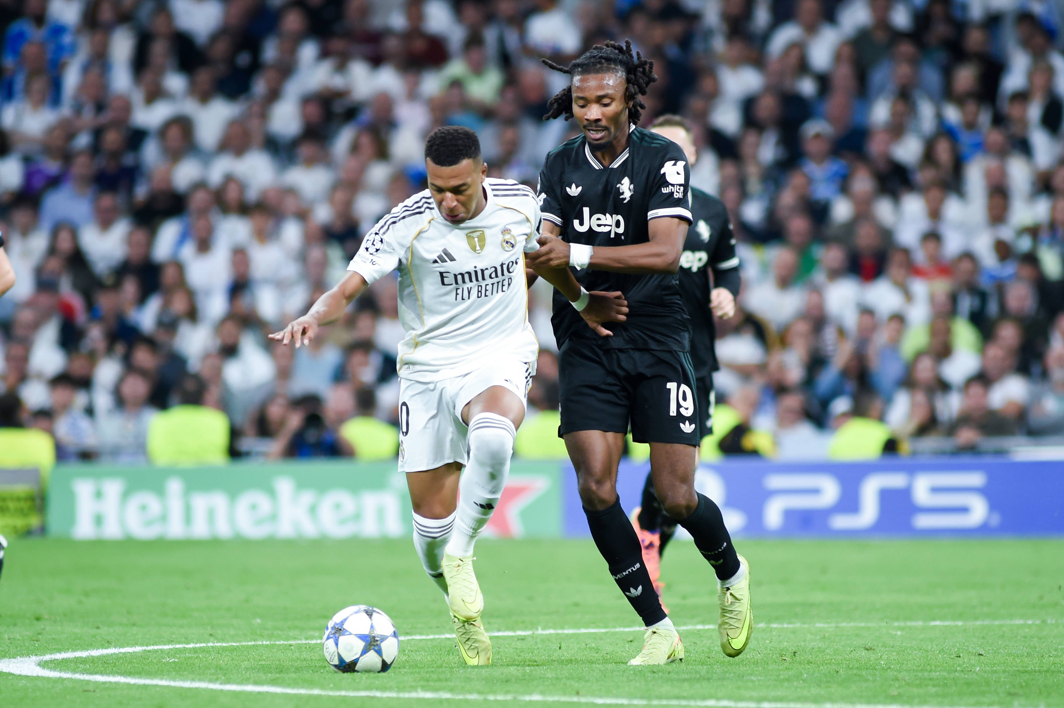 （体育）足球——欧冠：皇家马德里胜尤文图斯