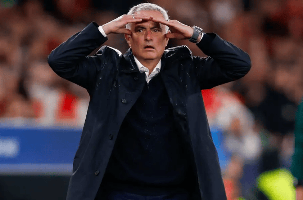 穆帅有望带领本菲卡,取得欧冠首胜;阿贾克斯是欧冠防守最差球队