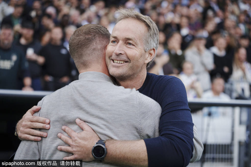 库库雷利亚：赛前聆听欧冠主题曲无比触动，儿时仰望如今亲身参与