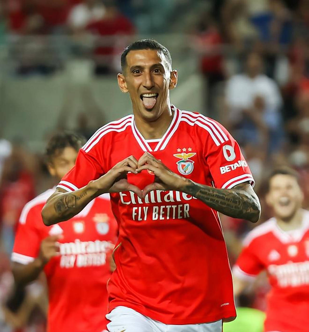 欧冠助攻榜出炉：欧冠助攻之王竟是他？力压梅罗，曼联传奇霸榜！