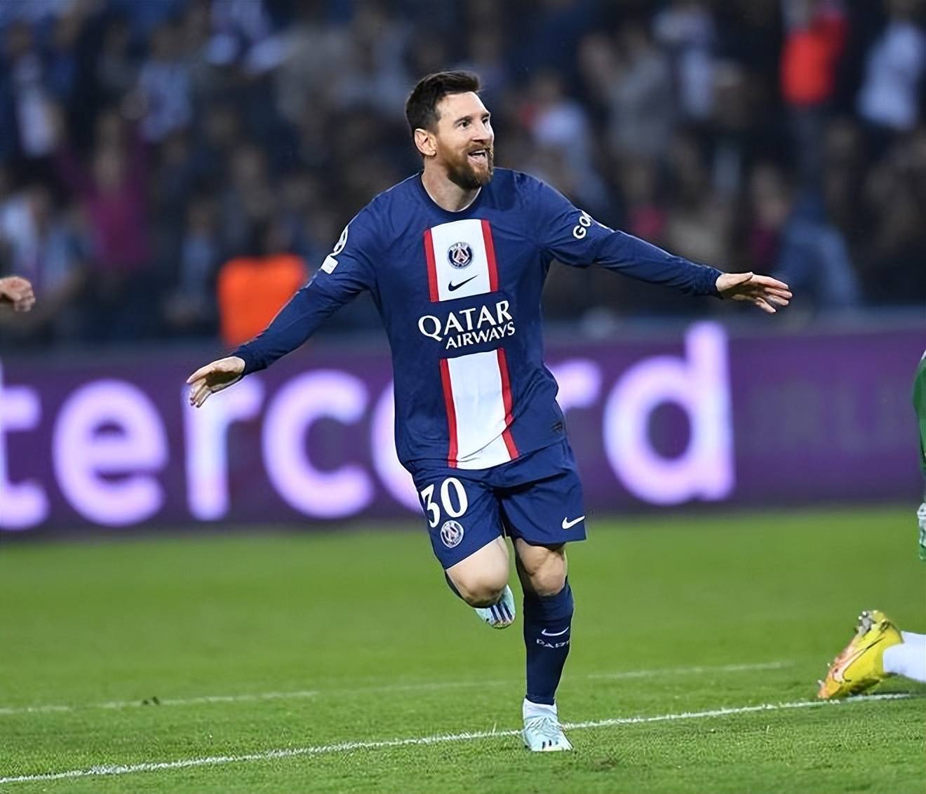 欧冠助攻榜出炉：欧冠助攻之王竟是他？力压梅罗，曼联传奇霸榜！