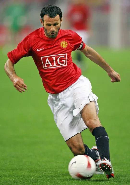 欧冠助攻榜出炉：欧冠助攻之王竟是他？力压梅罗，曼联传奇霸榜！