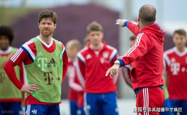 皇马阿隆索的命运掌握在恩师瓜迪奥拉的手中！欧冠一战决定去留！