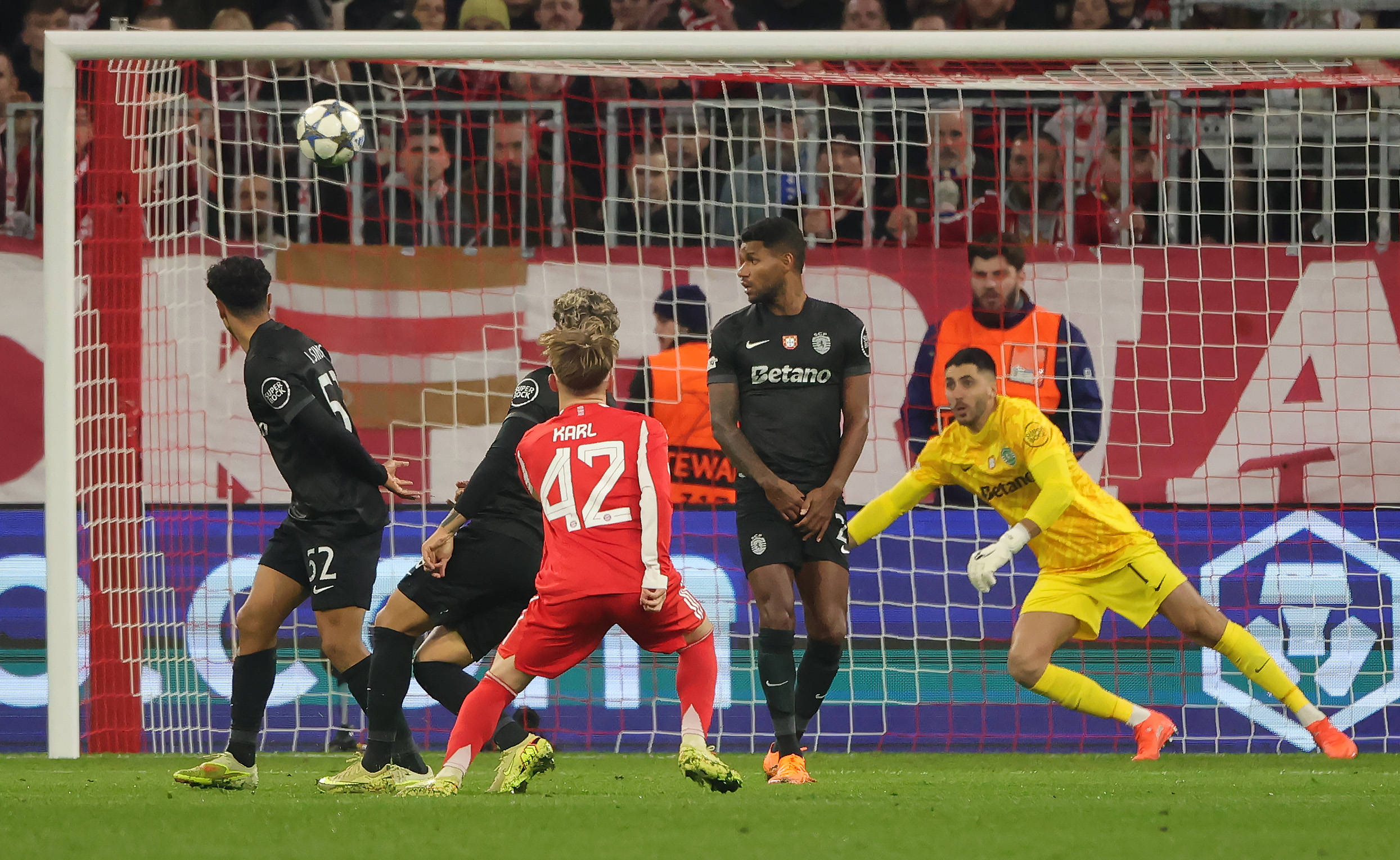 (体育)足球——欧冠:拜仁慕尼黑胜里斯本竞技